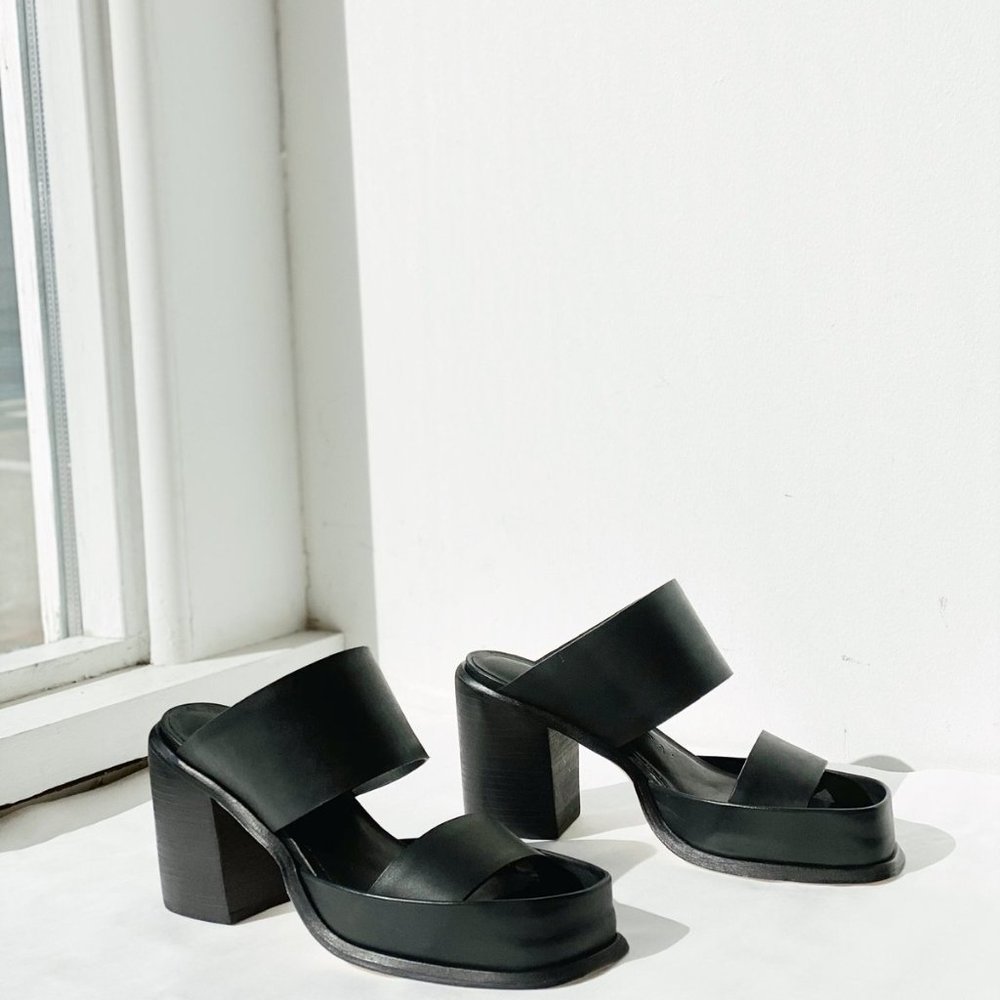 WAL & PAI Saturn Sandals in Black